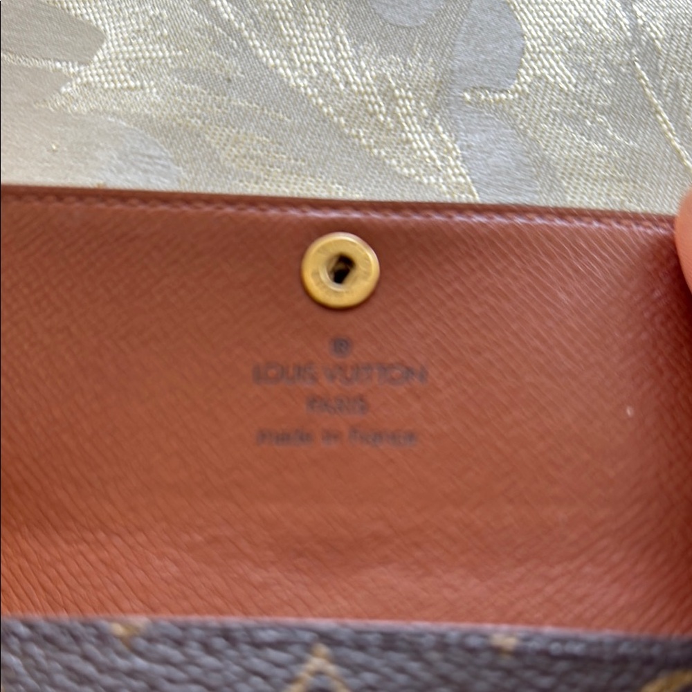 Louis Vuitton Monogram Key Holder - Picture 2 of 5